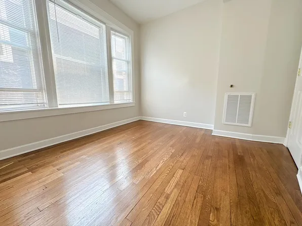 4013 S Calumet Ave #1S, Chicago, IL 60653