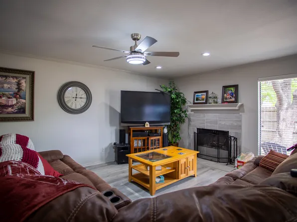 207 E Harwood Rd APT 38, Euless, TX 76039