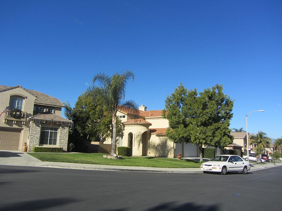 2nd image of 15876 Madelyn Ct