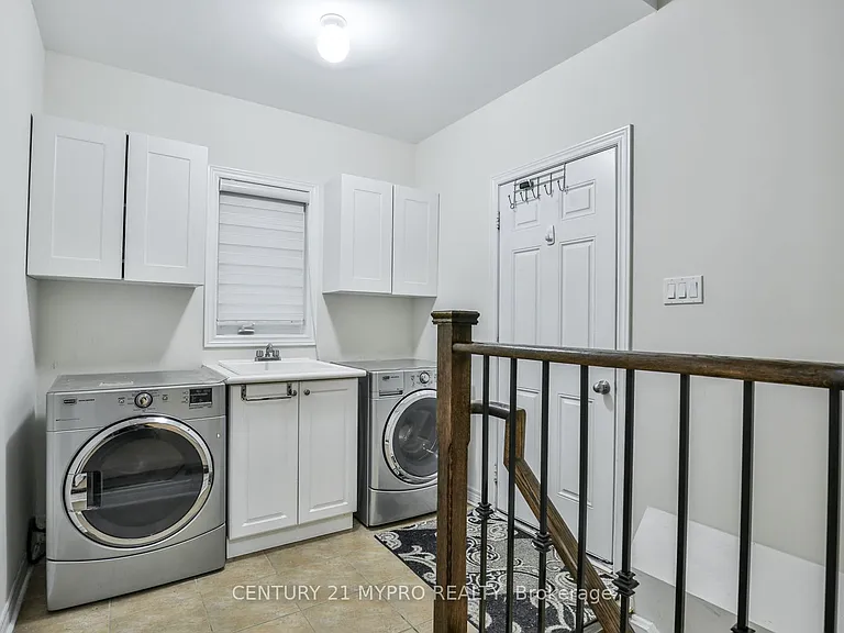 431 Woodspring Ave E — Photo 24