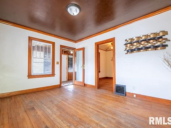 4th image of 3005 W Montana St