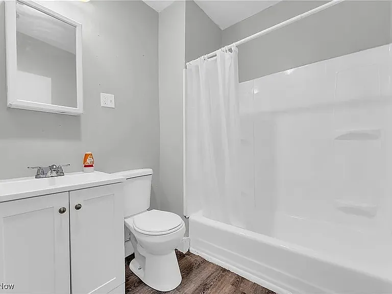14106 Sylvia Ave #D — Photo 6
