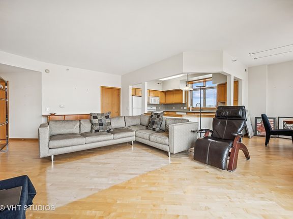 4th image of 5055 Madison St Unit 603