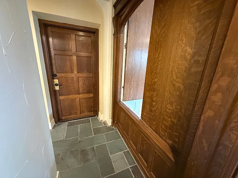Cass Street Apartments — Photo 18