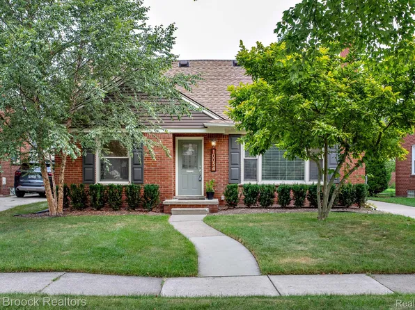10054 Lincoln Dr, Huntington Woods, MI 48070
