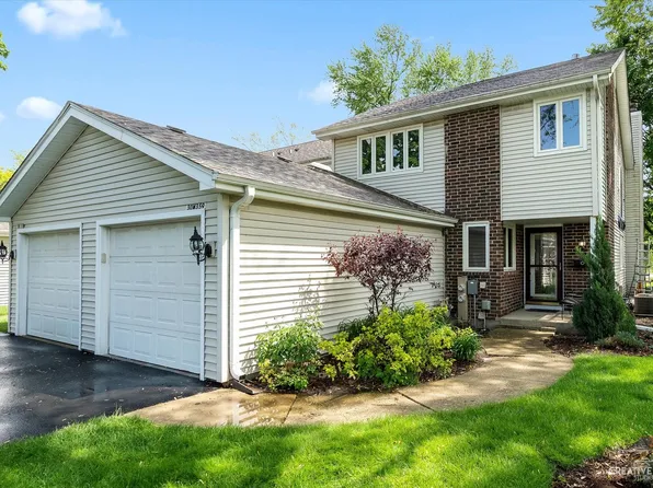 30W359 Oakmont Dr, Naperville, IL 60563