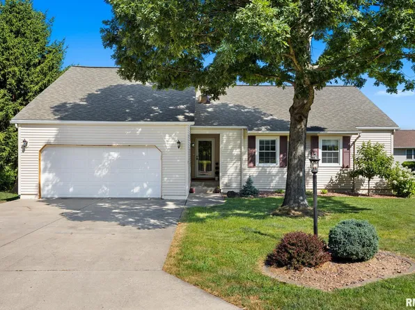 30 Country Ln, East Peoria, IL 61611