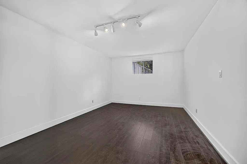 5 bed, 2.5 bath, 2752 sqft, $6,500 — Photo 4