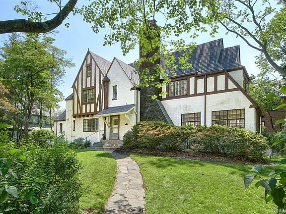 2nd image of 2 Byworth Road