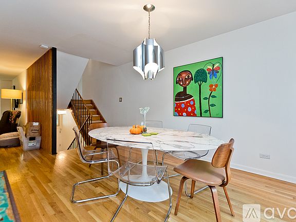 4th image of 2801 S Michigan Ave Unit A