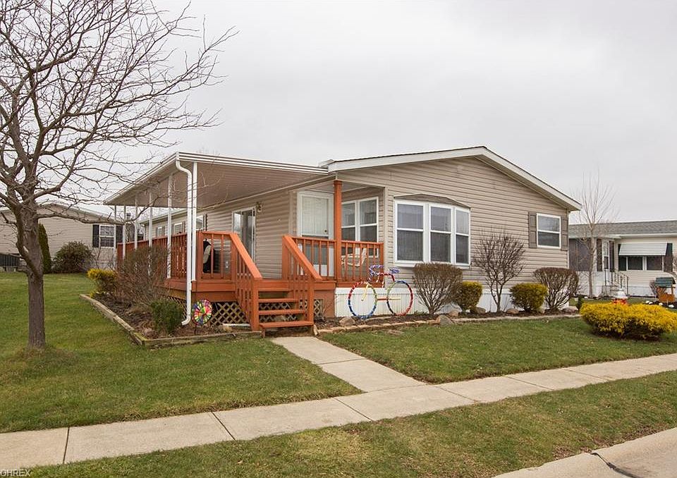 1st image of 40 Periwinkle Dr