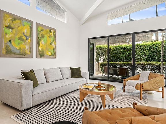 3rd image of 1597 E Sierra Way