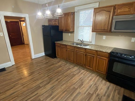 Kitchen View 1 (into livingroom)