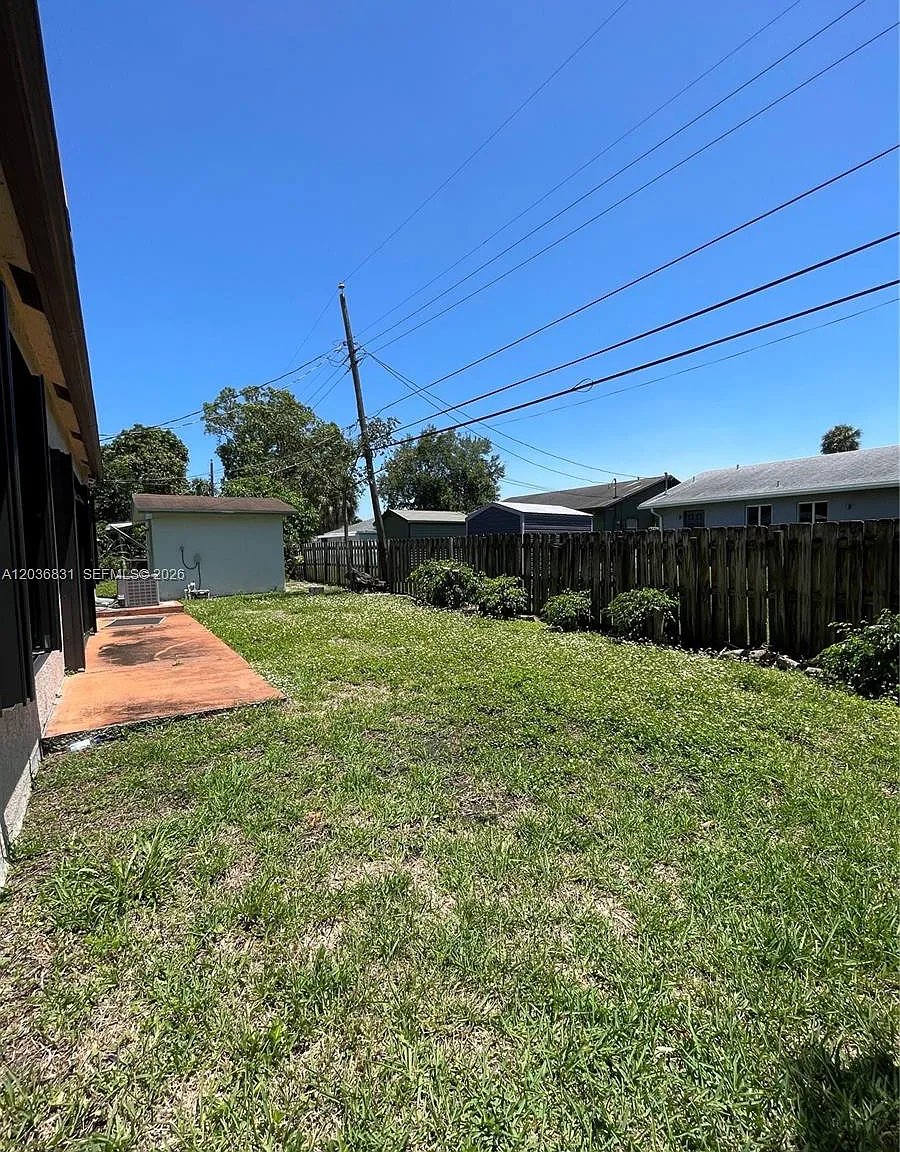4 bed, 2.0 bath, $3,200 — Photo 4