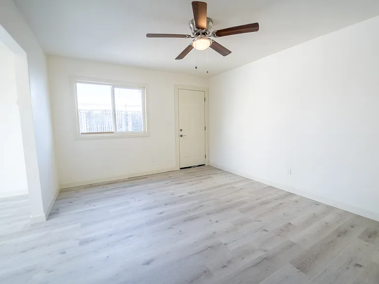 235 Civic Center Dr #6 — Photo 2