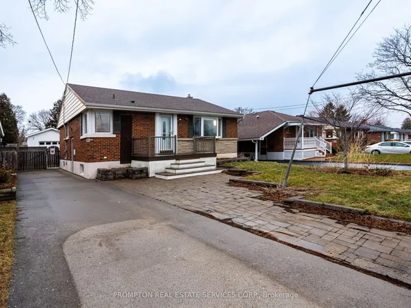 16 Fernwood Cres, Hamilton, ON L8T 3L1