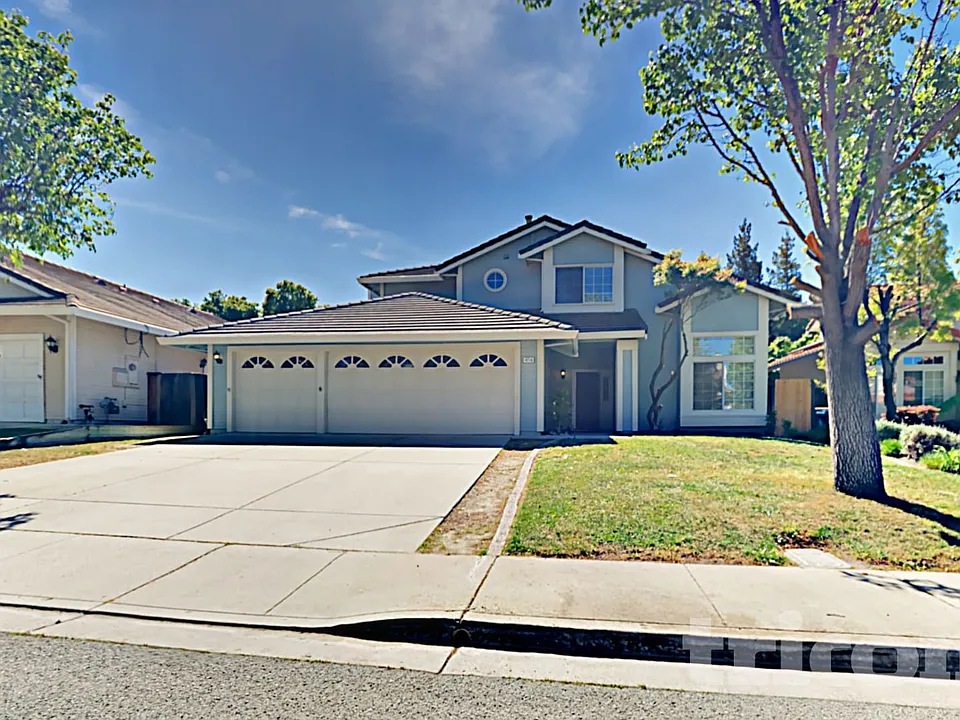 4716 Hunter Peak Ct