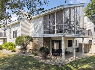 5507 Sanibel Dr, Minnetonka, MN 55343