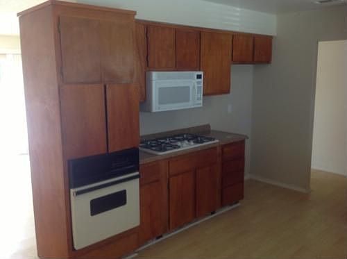 3rd image of 14998 Jordon Pl