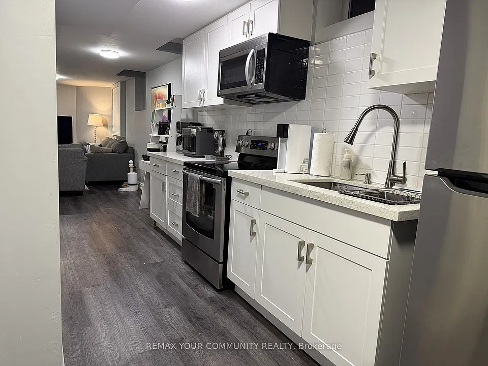 5368 Champlain Trl E