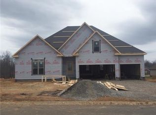 2448 Ellsworth Dr, Clarksville, TN 37043