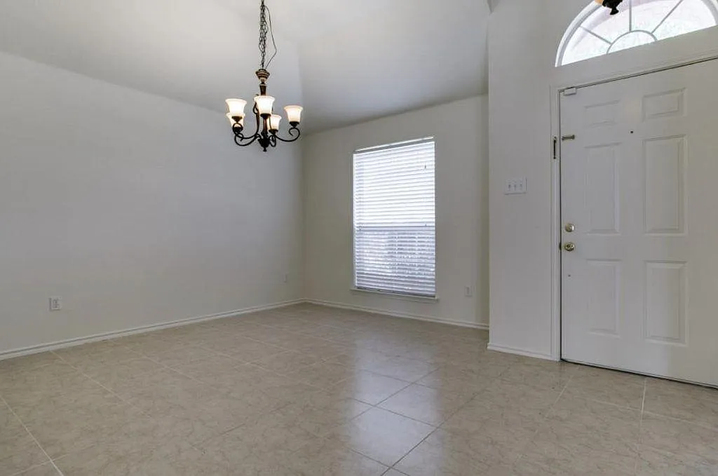 3807 Barrington Dr — Photo 2
