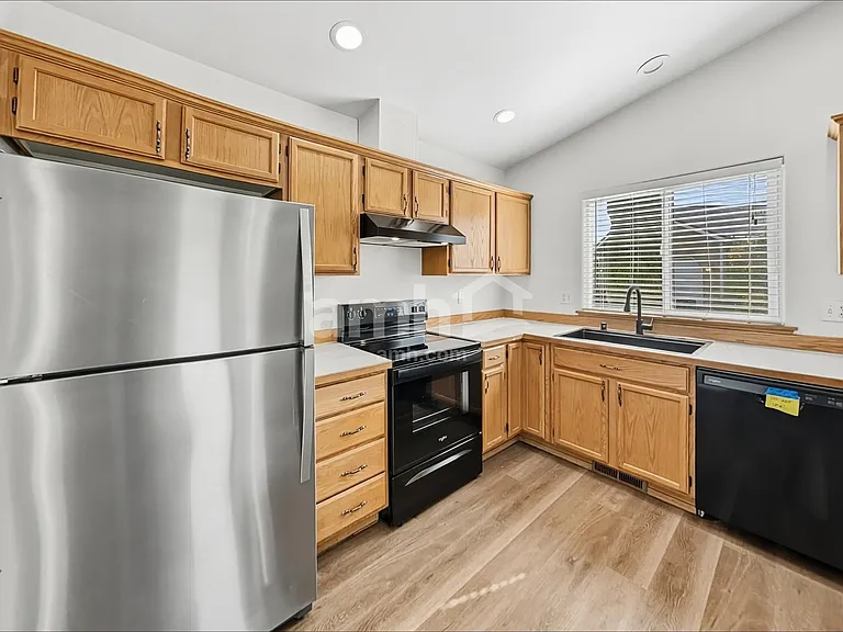 1025 89th Dr NE — Photo 3