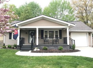 7232 Booth St, Prairie Village, KS 66208