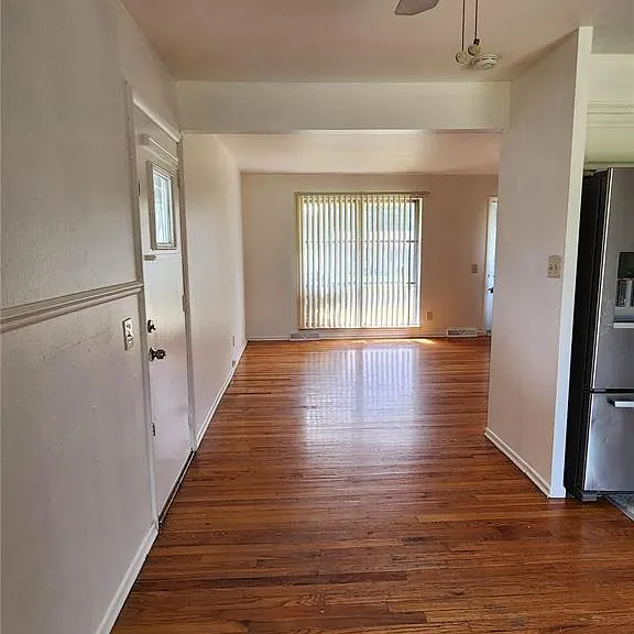 702 Vendome Ln — Photo 15