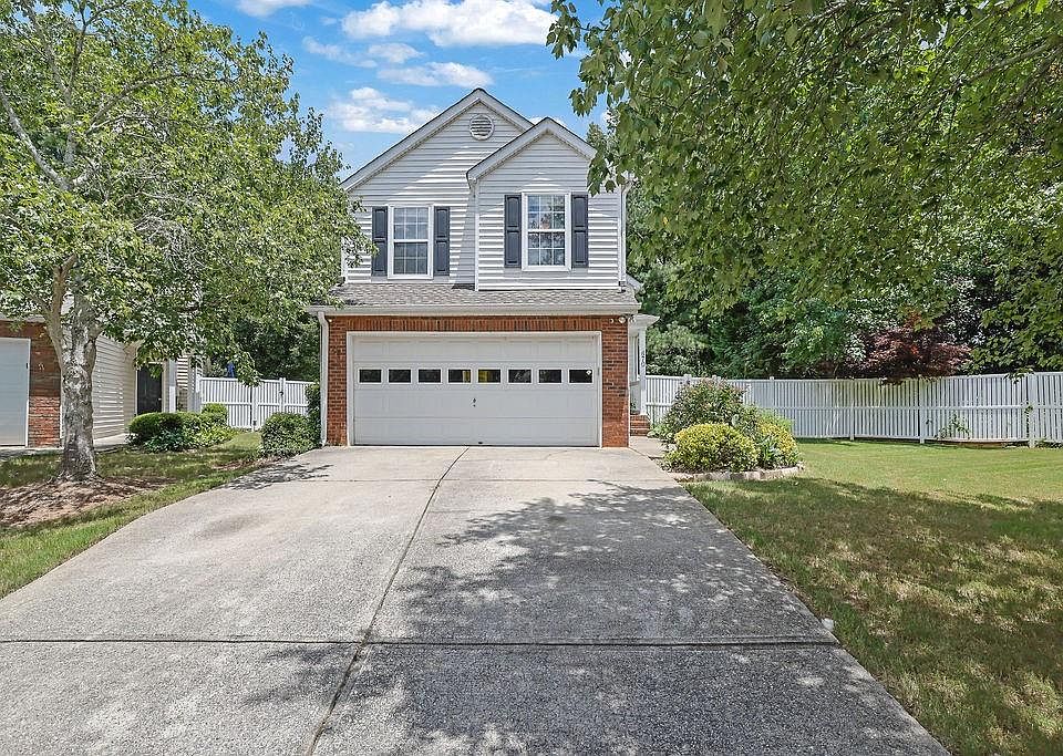 1st image of 670 Chantress Ct