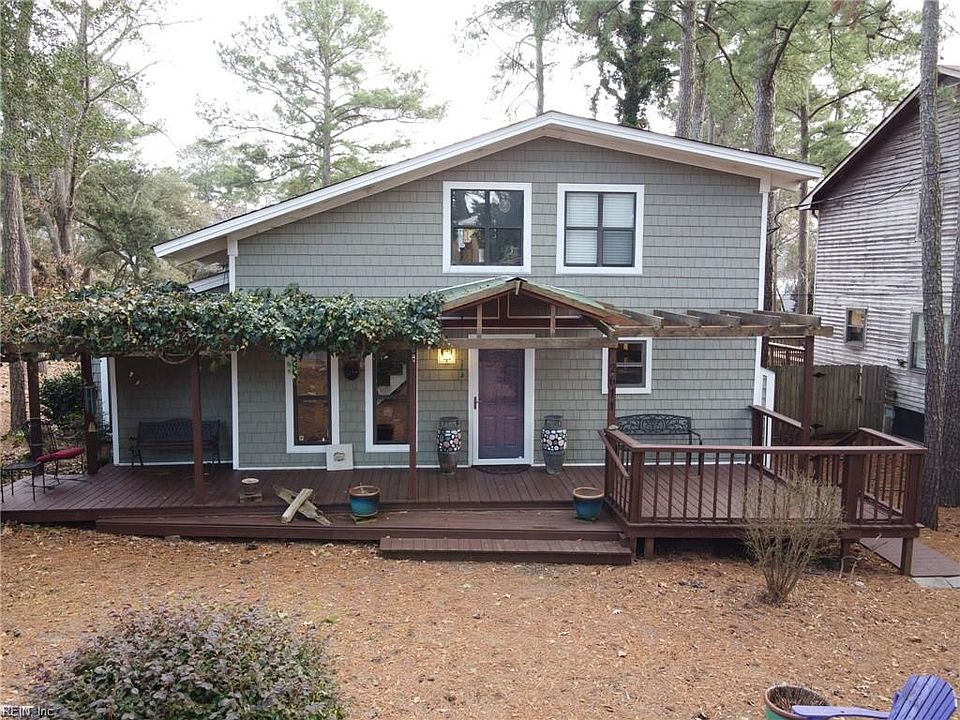 1st image of 2611 Poinciana Dr
