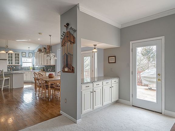 3rd image of 201 Turnberry Place Dr