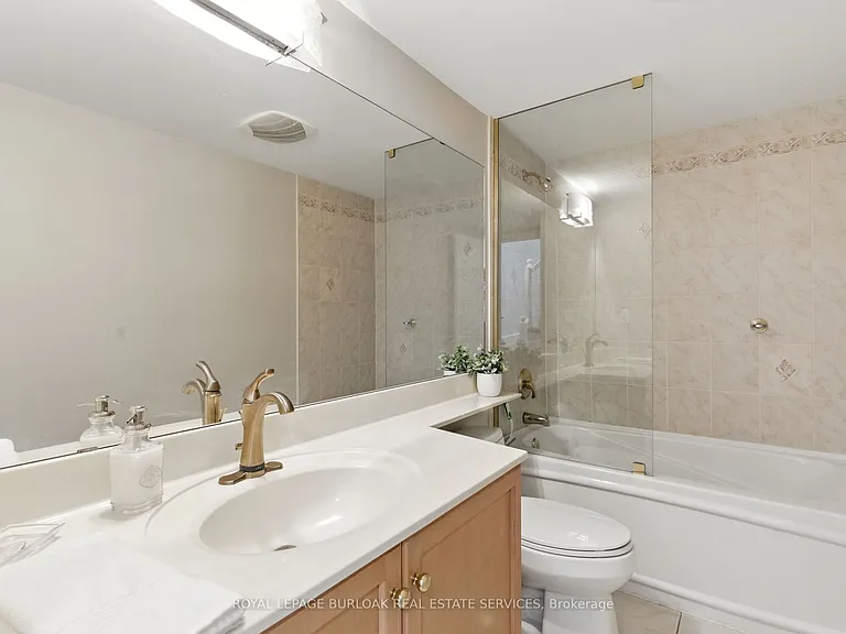 442 Maple Ave #7 — Photo 22