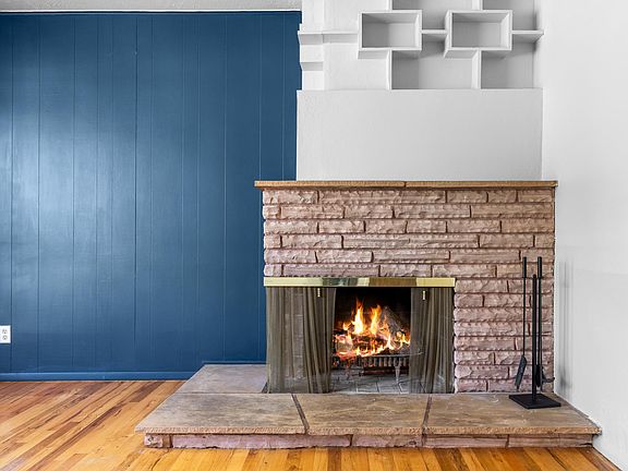 5th image of 708 S Phillippi St