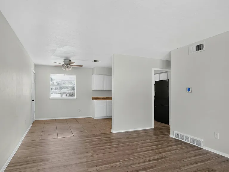 1004 Lotus Ave — Photo 9