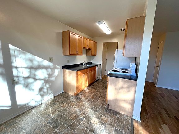 5th image of 5029 11th Ave NE APT 201