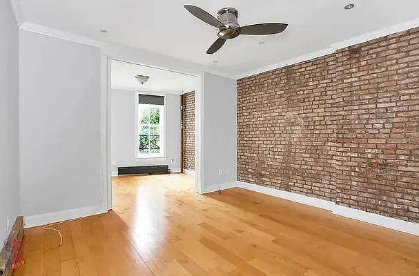 Rented by REAL New York | media 77