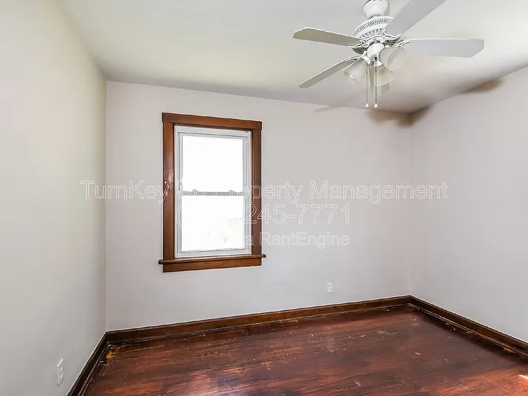 422 Plaza Ave — Photo 12
