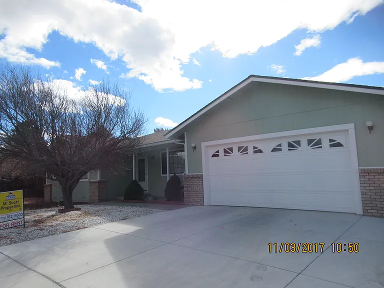 975 Adobe Dr — Photo 1