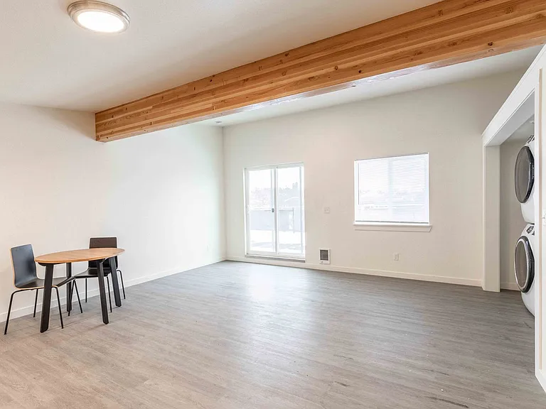 314 S Asbury St — Photo 16