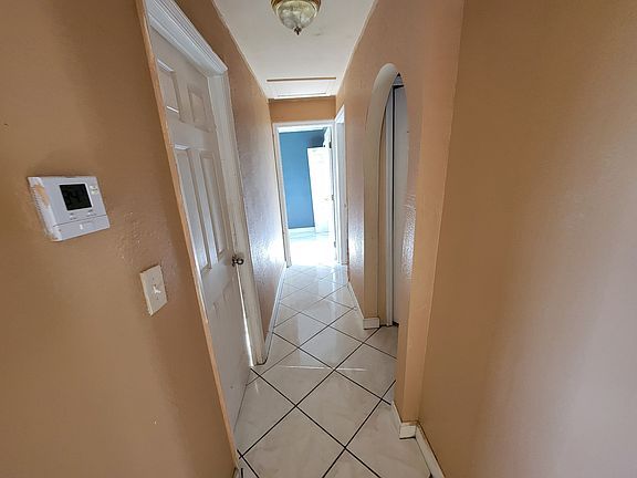 4th image of 3341 South St