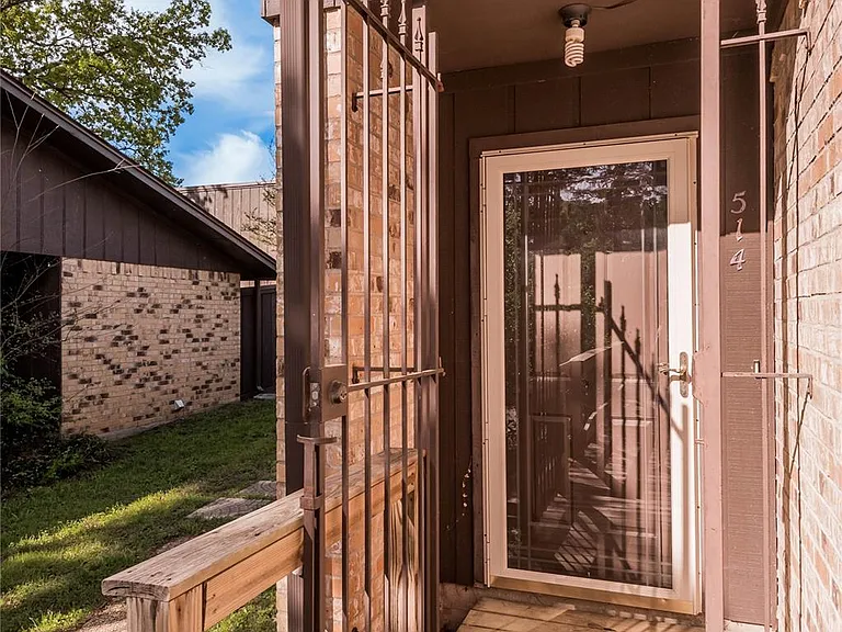 514 Hickory St — Photo 4