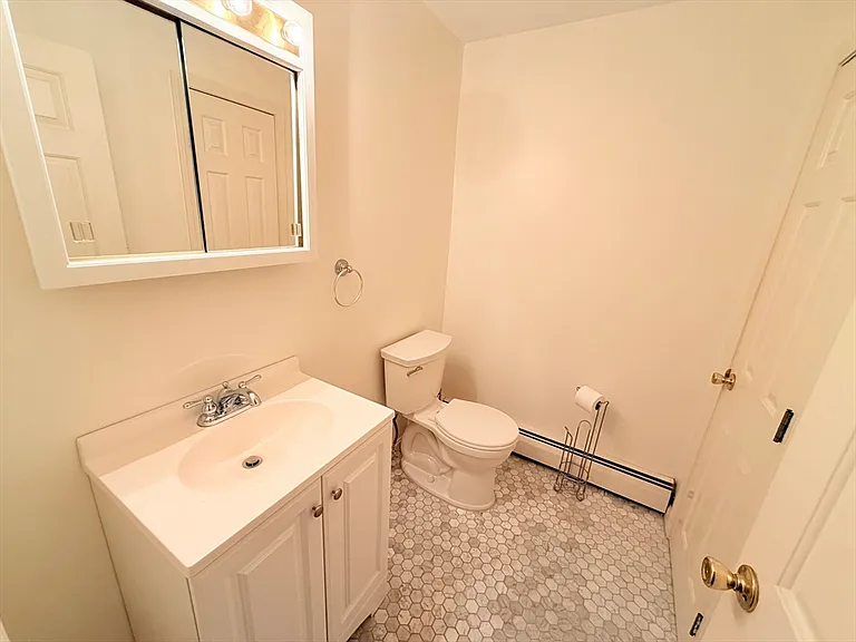 107 Bolton St — Photo 4