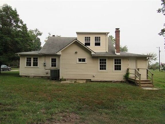 2nd image of 14739 Macarthur Dr