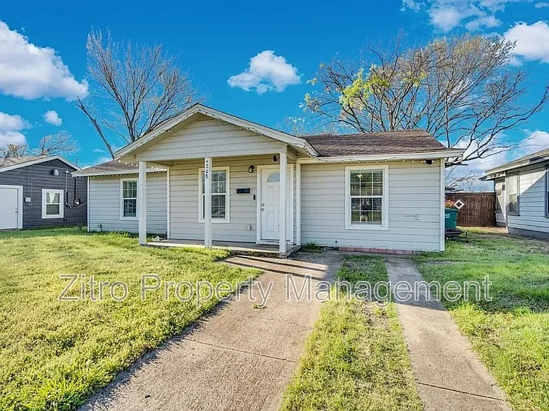 3 bed, 2.0 bath, 1083 sqft, $1,650 — Photo 1