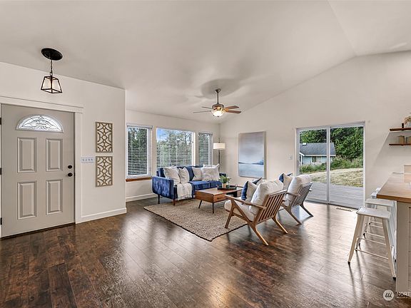 3rd image of 651 Rainbow Drive