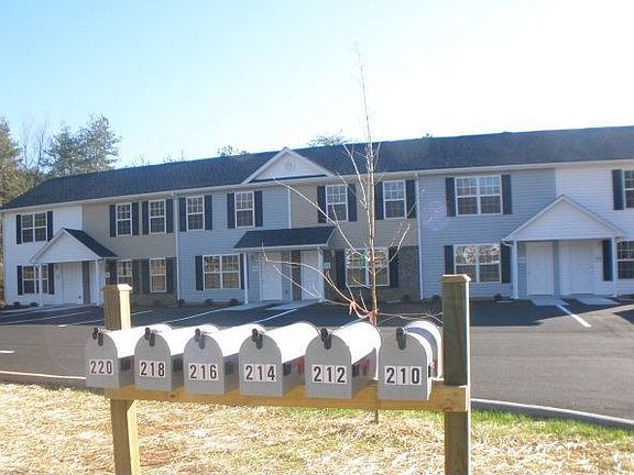 2nd image of 210 Thunderbird Cir