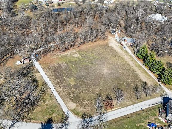 3rd image of Centerville Rd