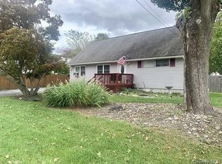 39 Honey Ln, Wappingers Falls, NY 12590