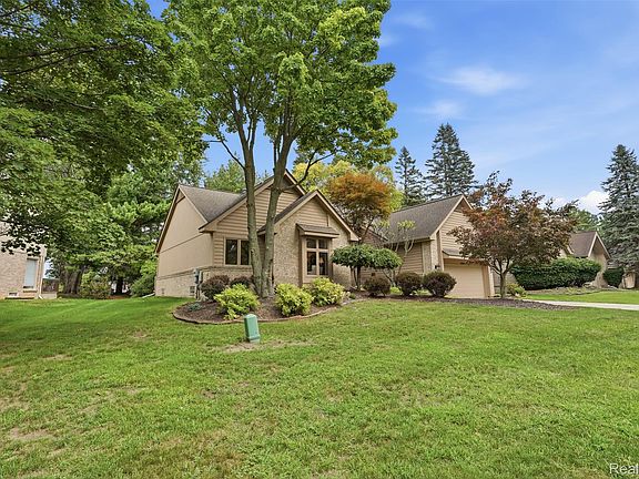 3rd image of 4963 Countryside Dr